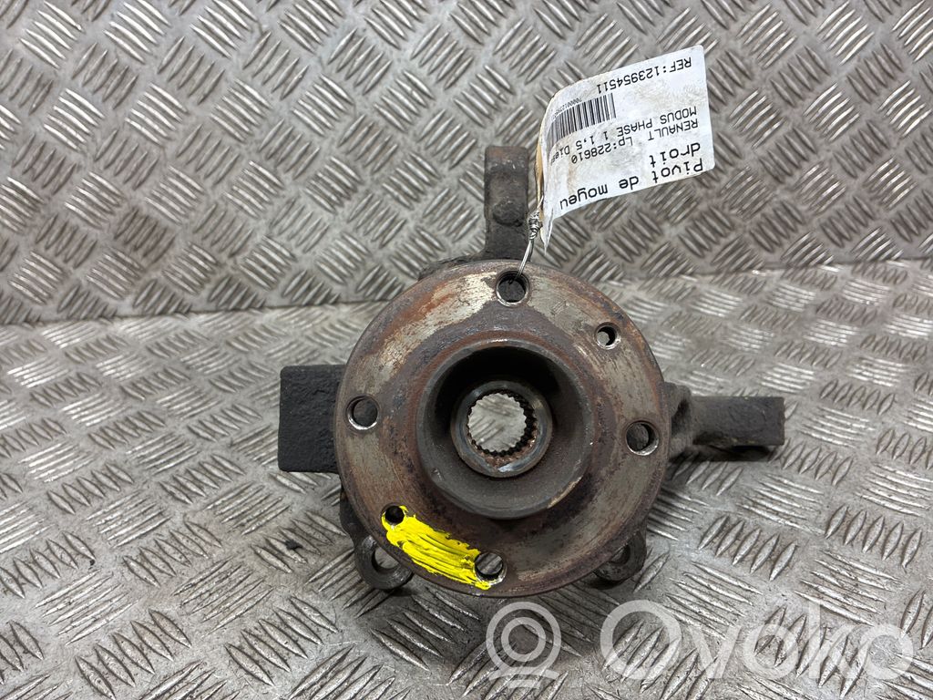 Mangueta de dirección de rueda delantera   8200345945