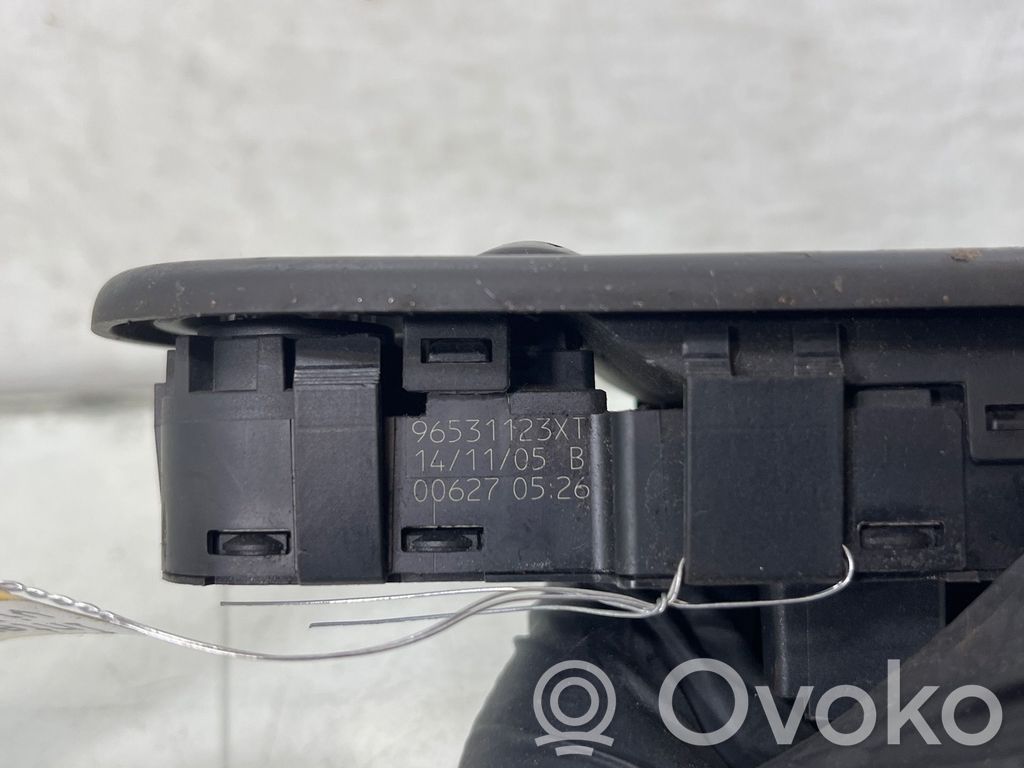 Peugeot 307 Electric window control switch 