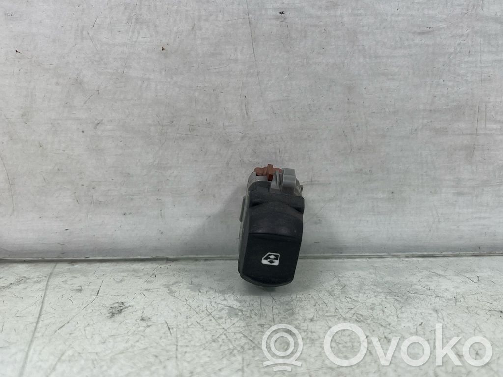 Comutator comandă geamuri electrice   8200108266