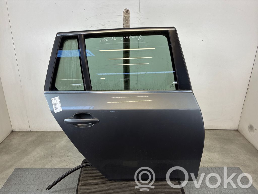 Aizmugurējās durvis   41525A2A368