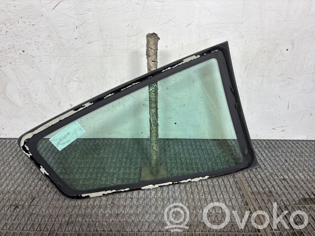 Rear side window   8569CL