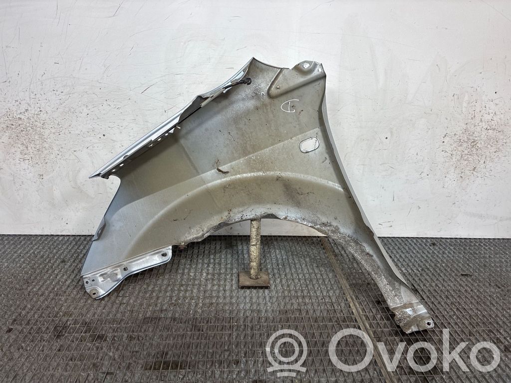 Toyota Corolla Verso AR10 Aripă 