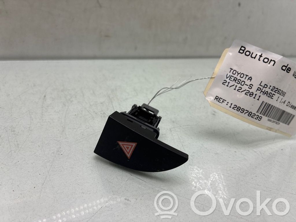 Toyota Verso-S Botón interruptor de luz de peligro