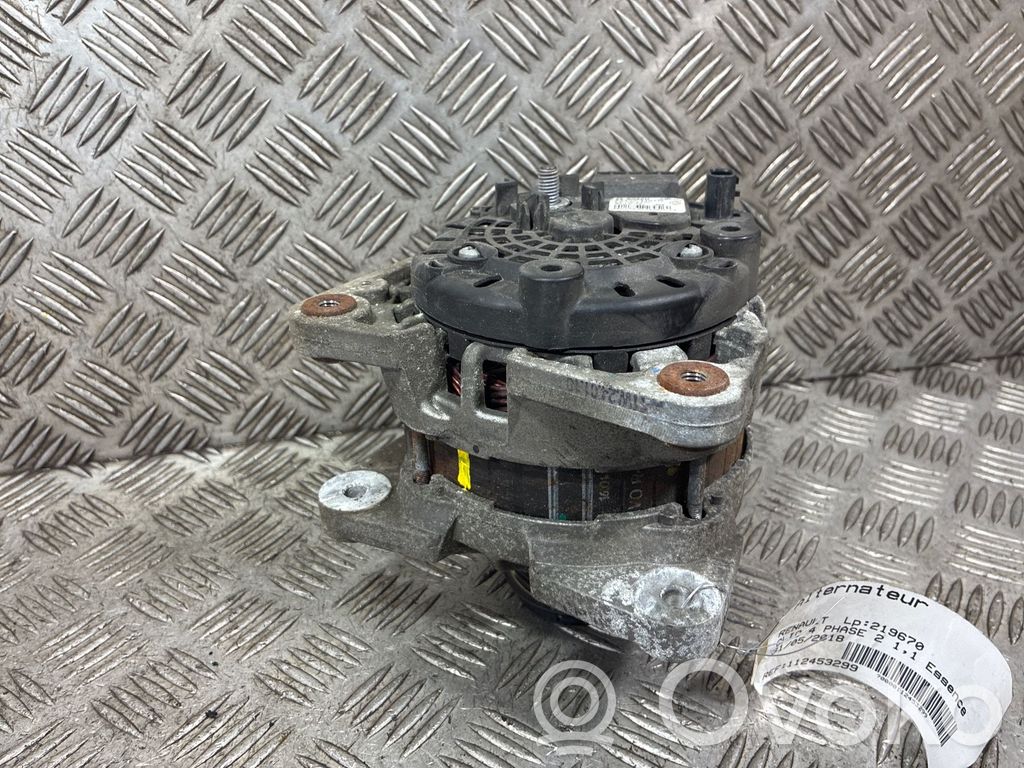 Renault Clio IV Generator/alternator 