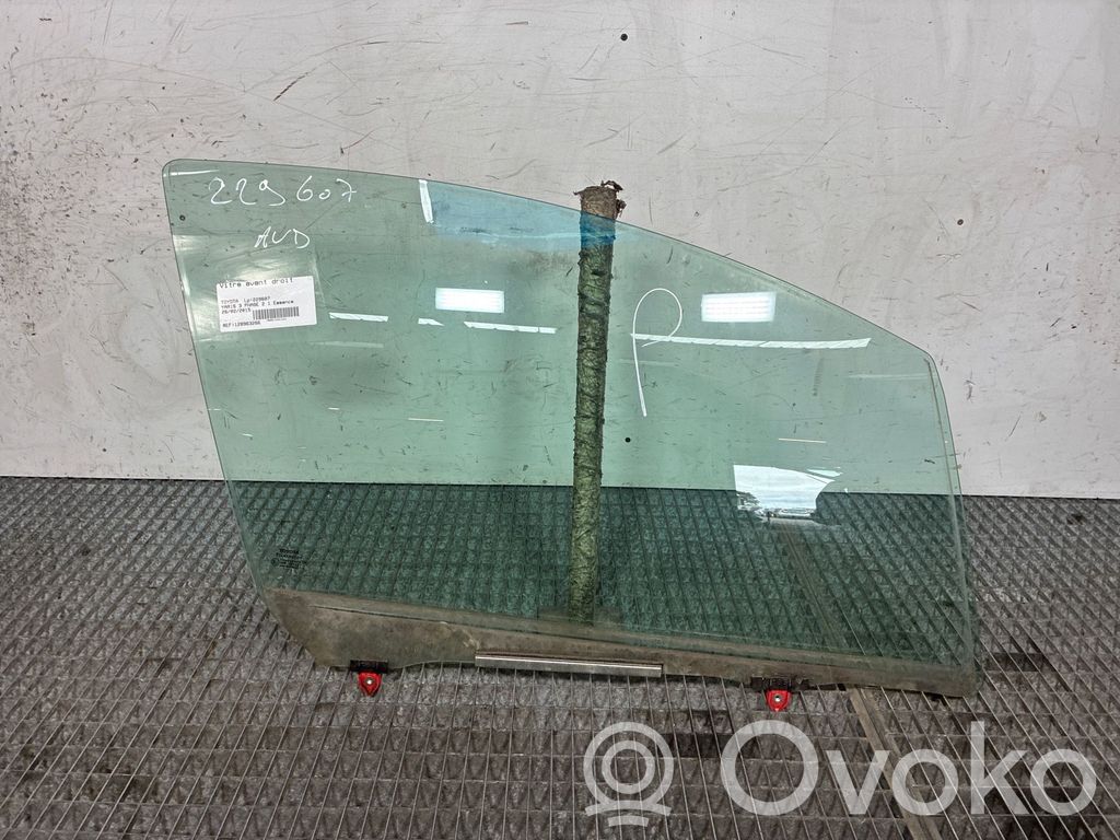 Toyota Yaris Geam ușă față patru uși 