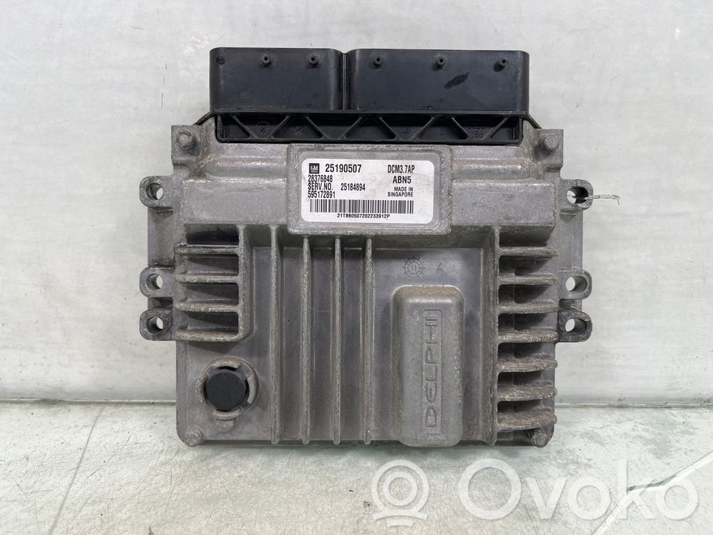 Unidad de control/módulo del motor   25184894