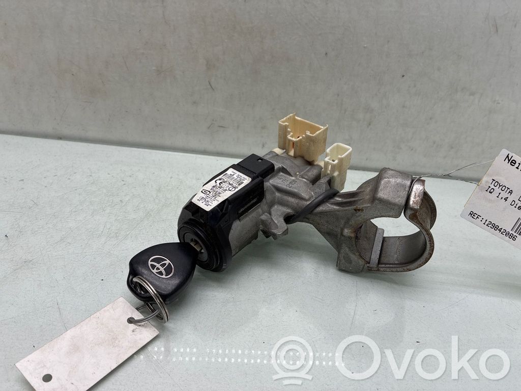 Toyota iQ Cerradura de encendido 