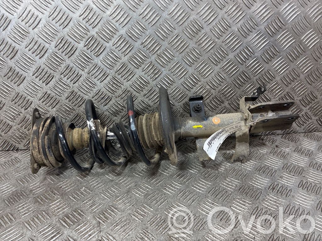 Renault Clio IV Ammortizzatore anteriore con molla elicoidale