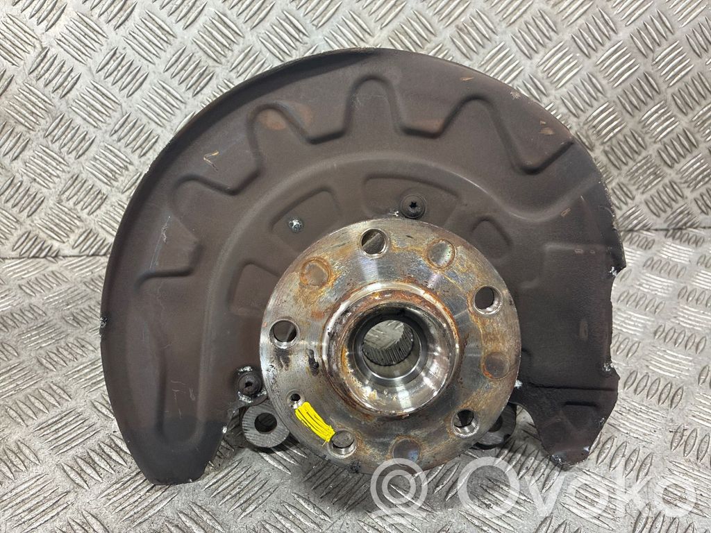 Volkswagen Golf VII Zwrotnica koła przedniego 