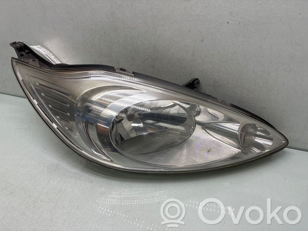 Headlight/headlamp   1566724