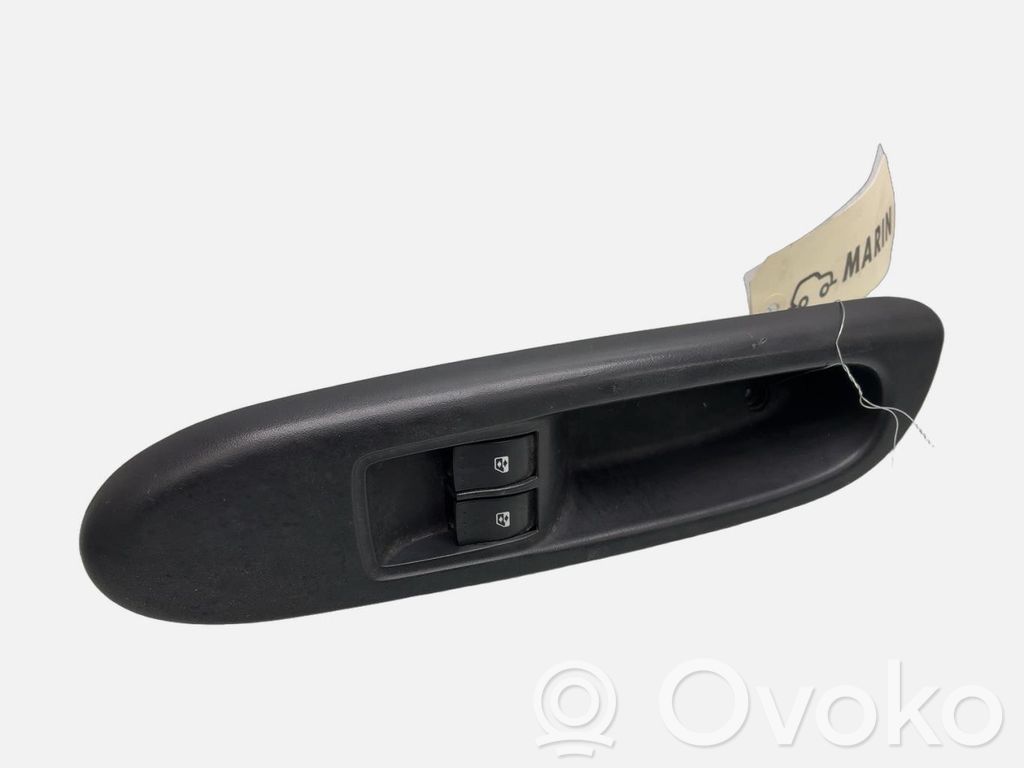Renault Clio II Przyciski szyb 