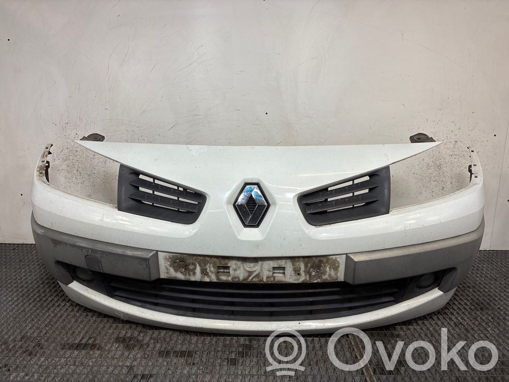 Renault Megane II Передний бампер