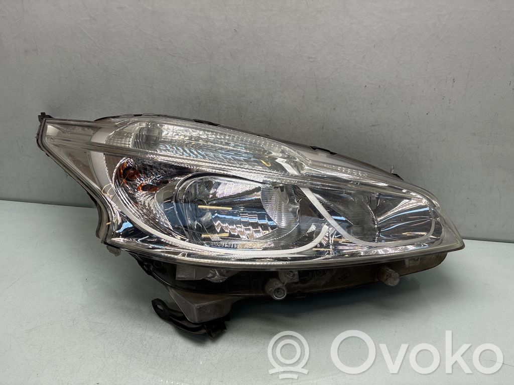 Peugeot 208 I Phare frontale 