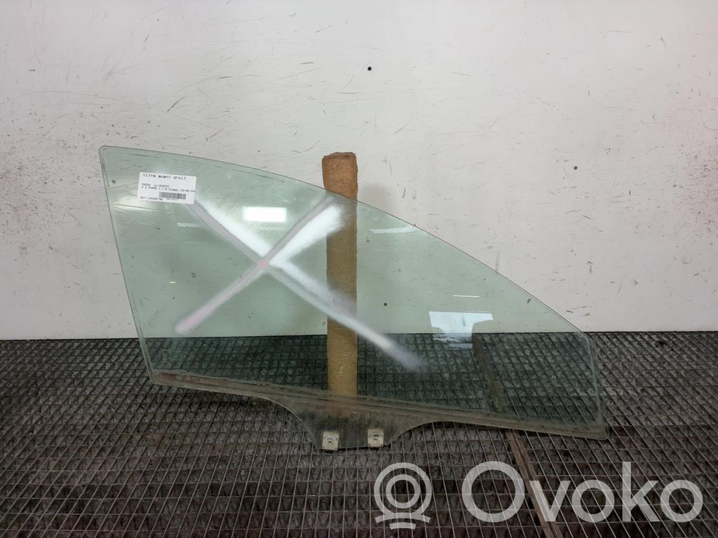 Mazda 3 II Vitre de fenêtre porte avant (4 portes) 