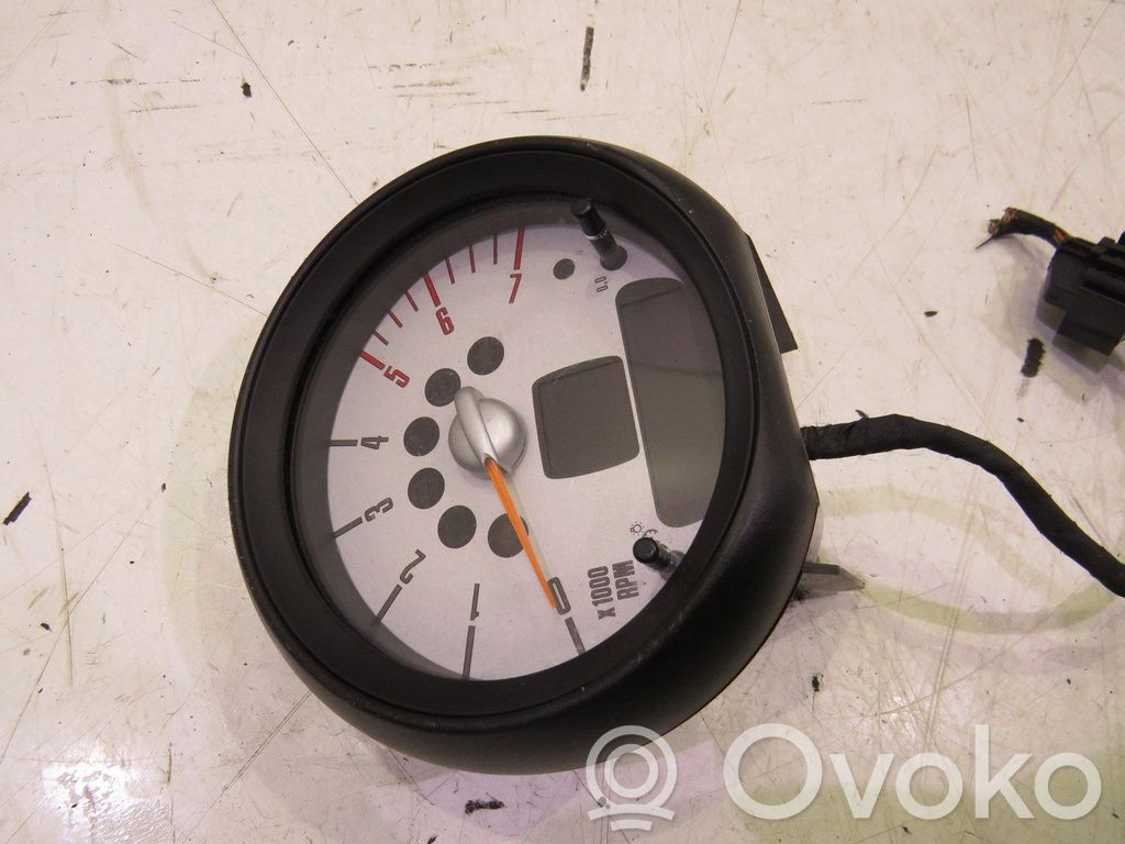 Mini Cooper Countryman R60 Speedometer (instrument cluster) 