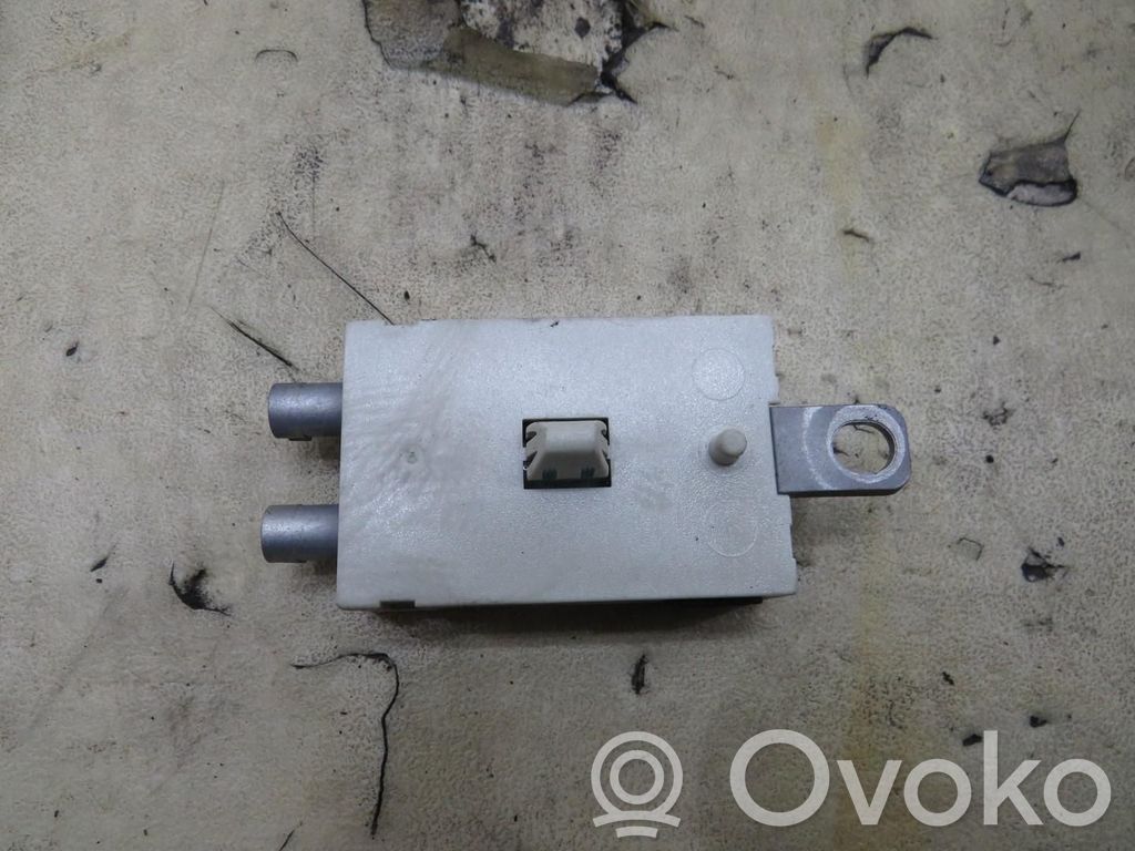 Jaguar XE Antenos stiprintuvas 