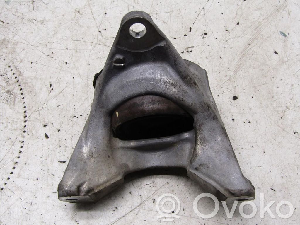 Honda CR-V Engine mount vacuum valve 