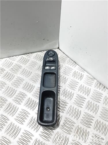 Peugeot 307 Electric window control switch 