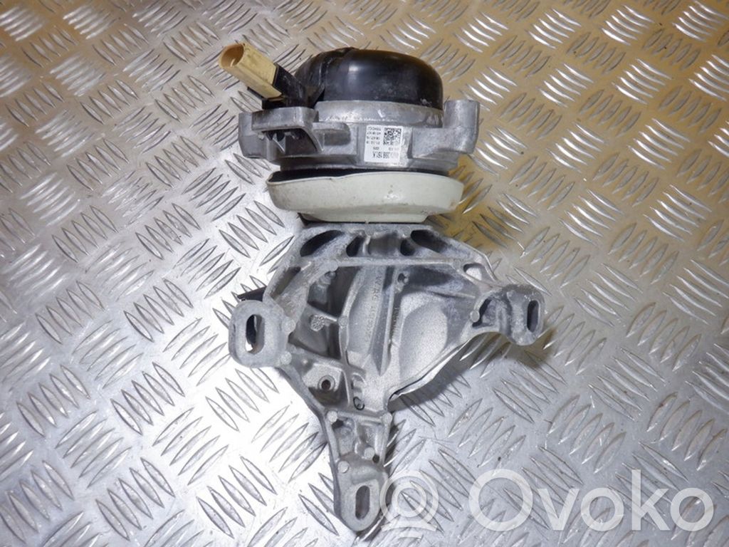 Audi Q7 4M Engine mount bracket 