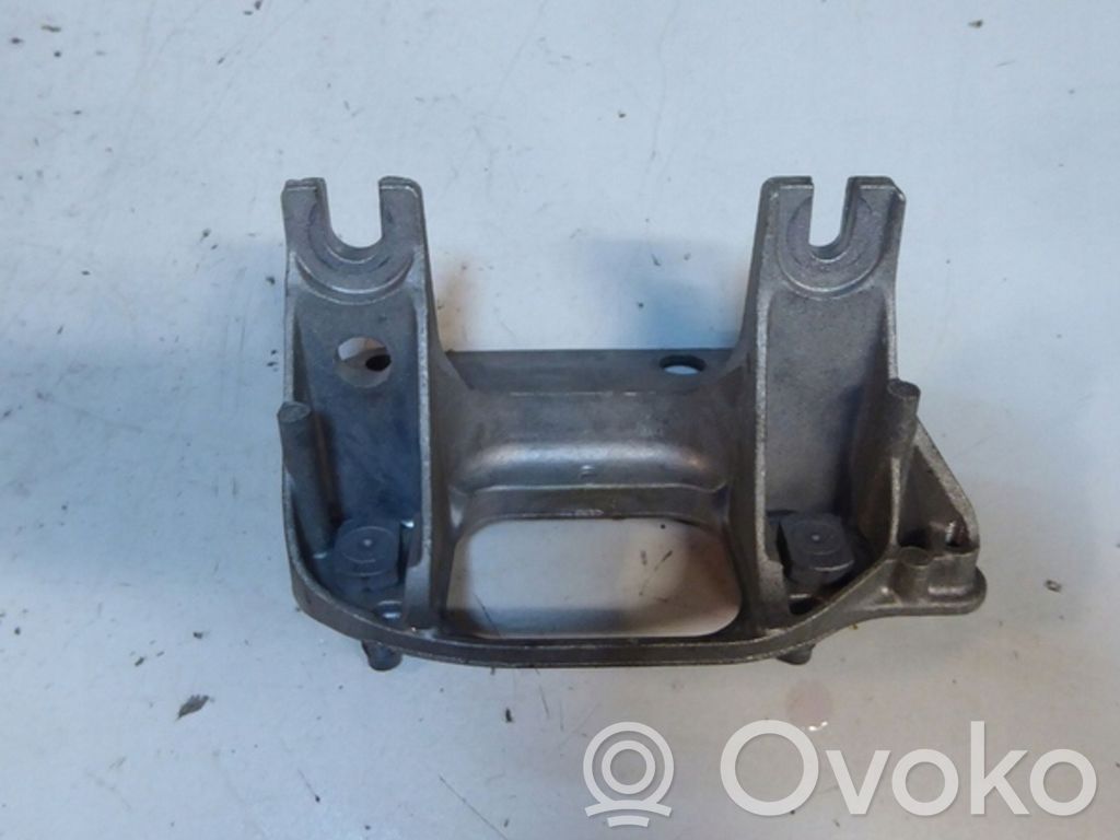 Smart ForFour II W453 Engine mounting bracket 