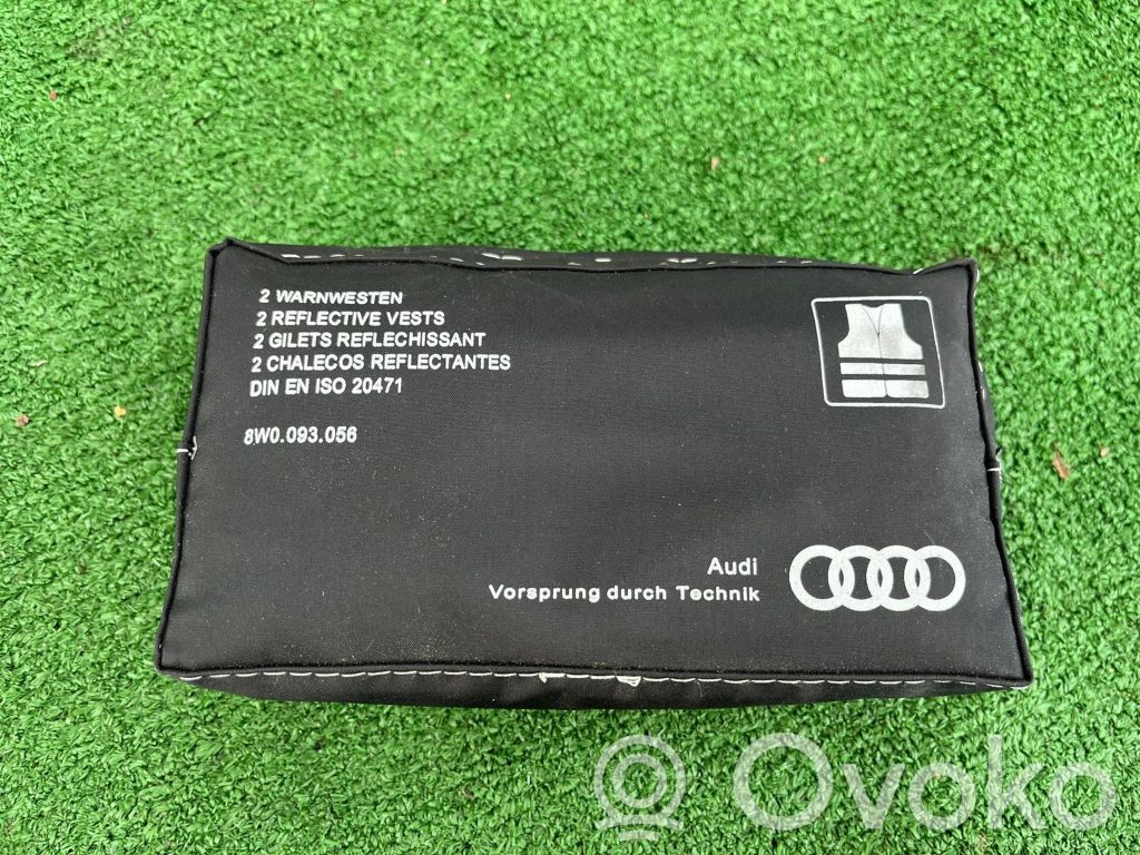 Audi A8 S8 D4 4H Trousse de premiers secours 