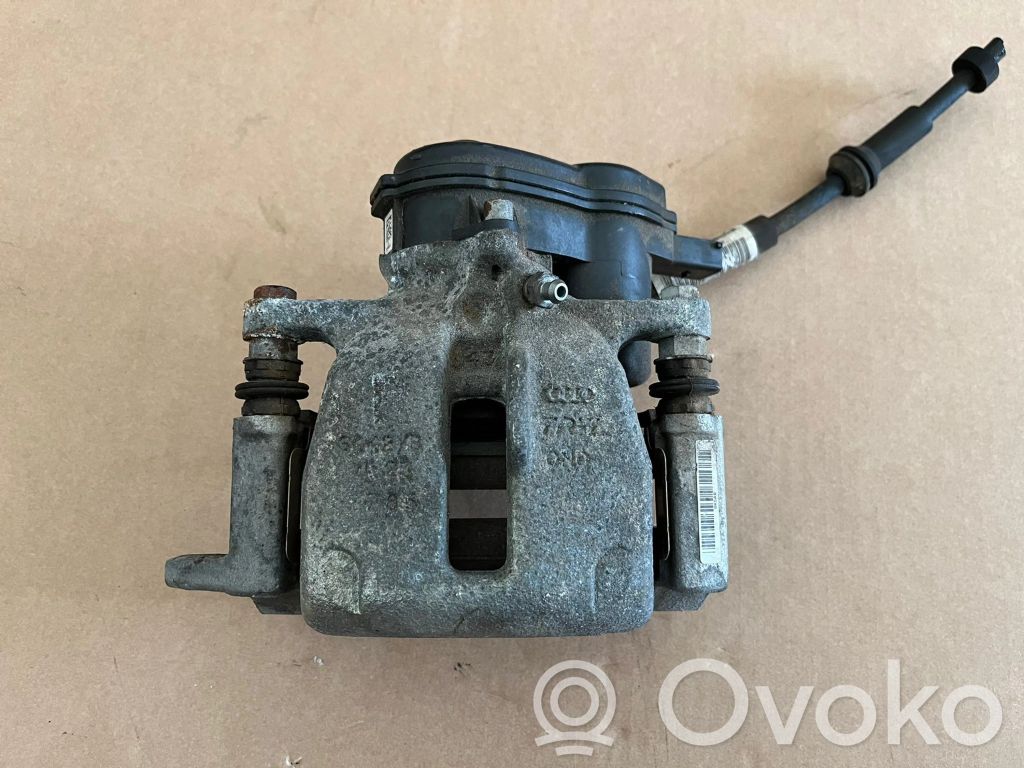 Audi A4 S4 B8 8K Tylny zacisk hamulcowy 