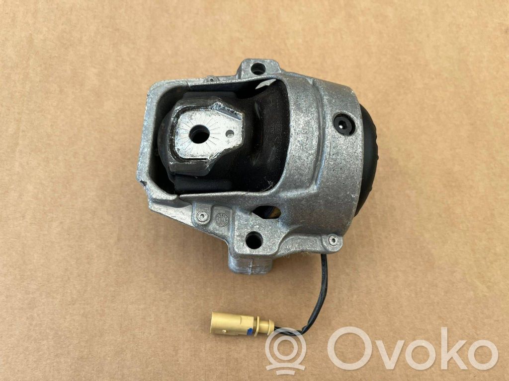 Audi Q5 SQ5 8R Engine mount bracket 
