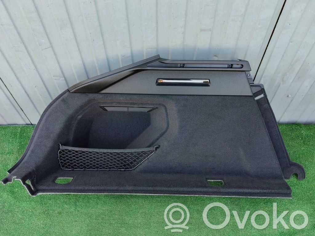 Audi e-tron Tailgate/trunk side cover trim 