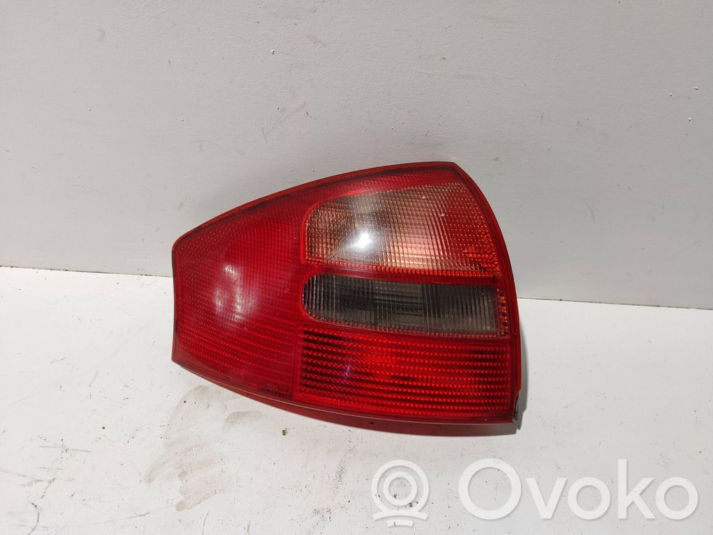 Audi A6 S6 C5 4B Luz trasera/de freno 