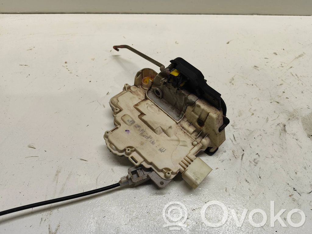Audi A4 S4 B7 8E 8H Serrure de porte avant 