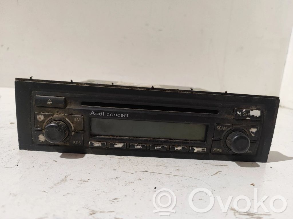 Audi A4 S4 B7 8E 8H Panel / Radioodtwarzacz CD/DVD/GPS 