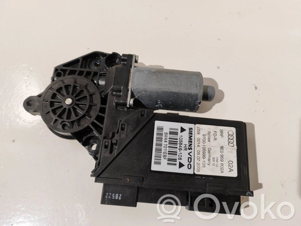 Audi A4 S4 B6 8E 8H Silniczek podnoszenia szyby drzwi tylnych 