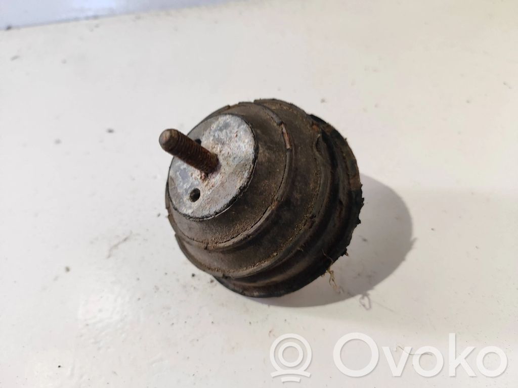 BMW 3 E36 Engine mount bracket 