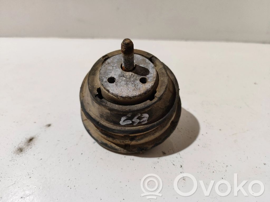 BMW 5 E39 Engine mount bracket 