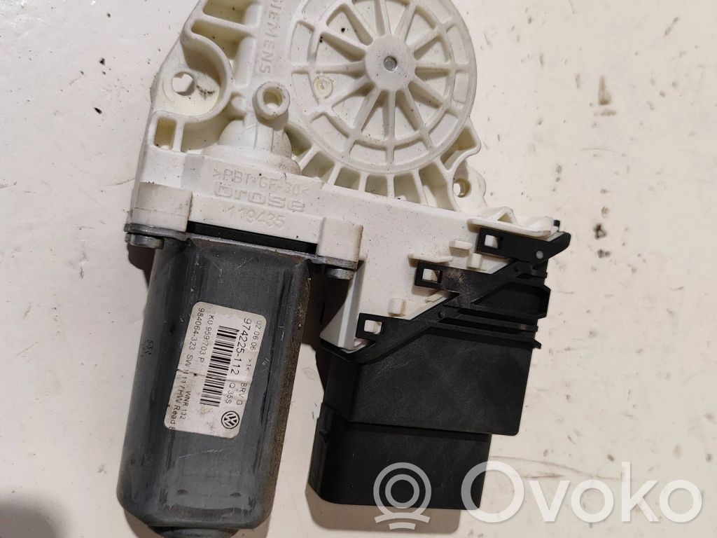 Volkswagen PASSAT B6 Macara ușă față cu motor 