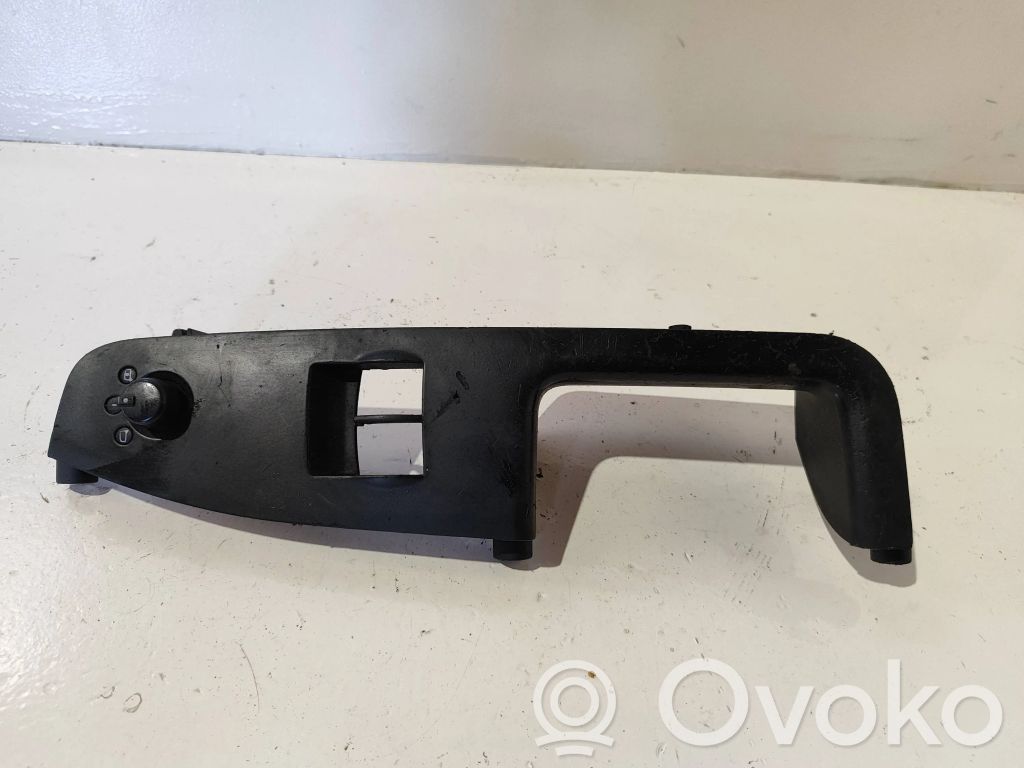 Audi A4 S4 B7 8E 8H Moldura del interruptor de la ventana de la puerta delantera 