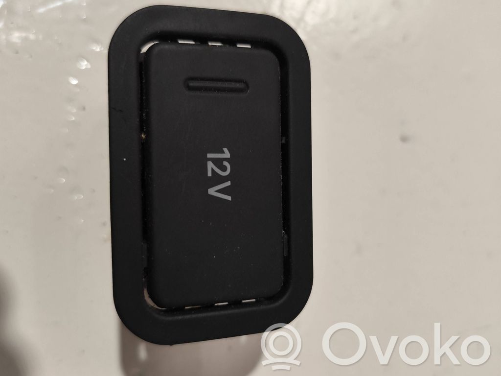 Audi A6 Allroad C5 Cigarette lighter 