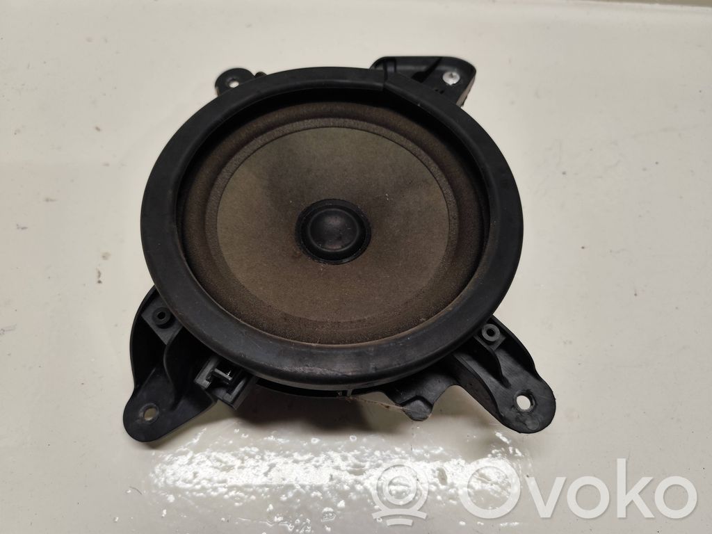 Volvo V70 Głośnik drzwi przednich 