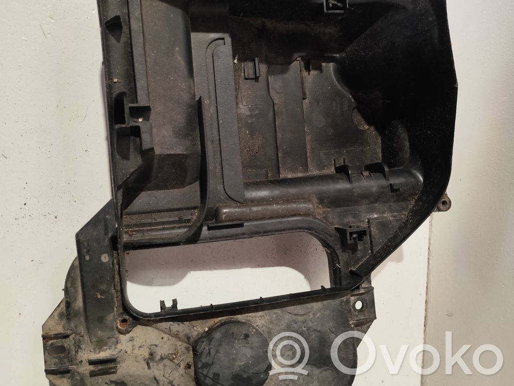 Engine control unit box   8E1907355C