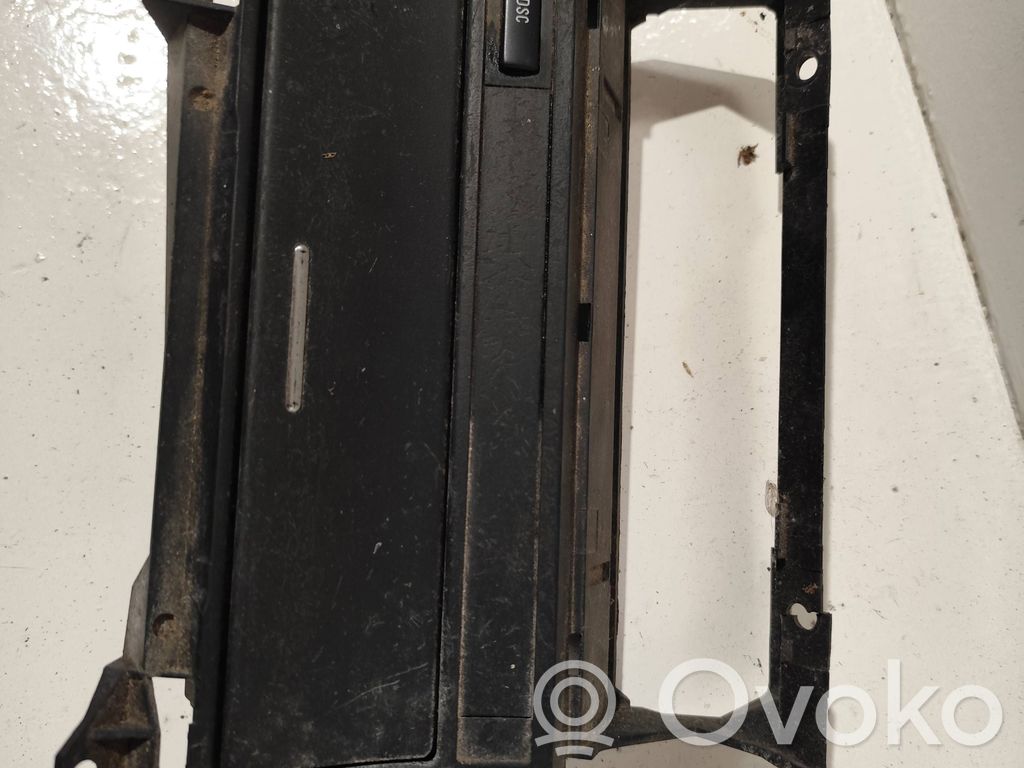 BMW 3 E46 Pelnutrauks 