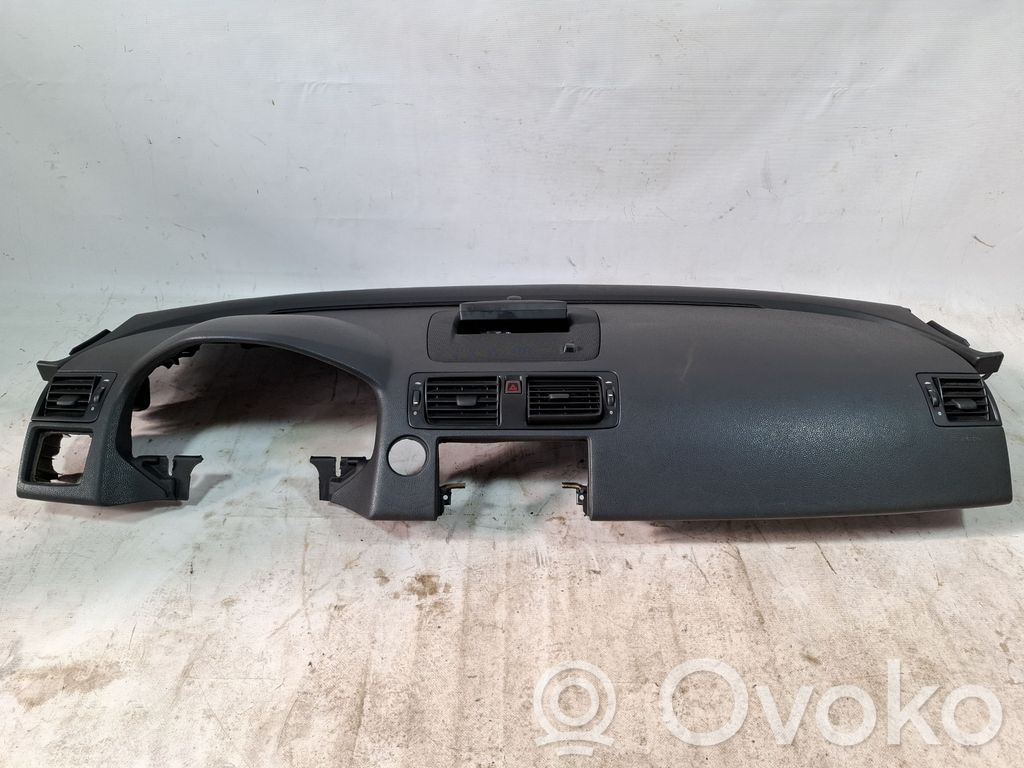 Volvo S40 Panelė 