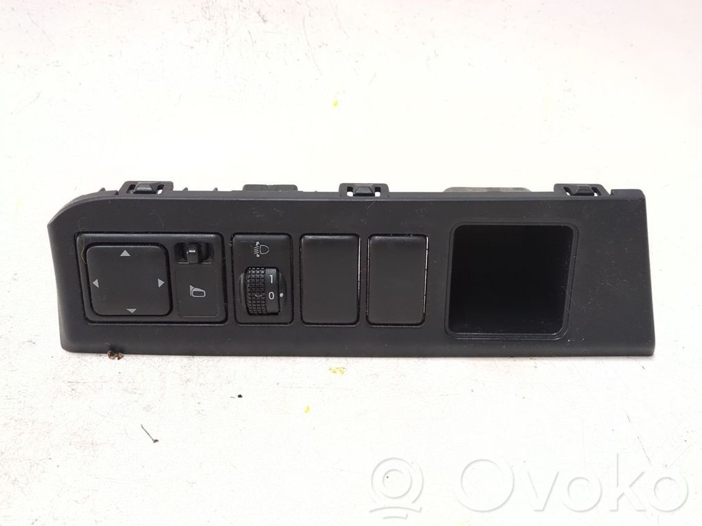 Interruptor del espejo lateral   684859U100P10971