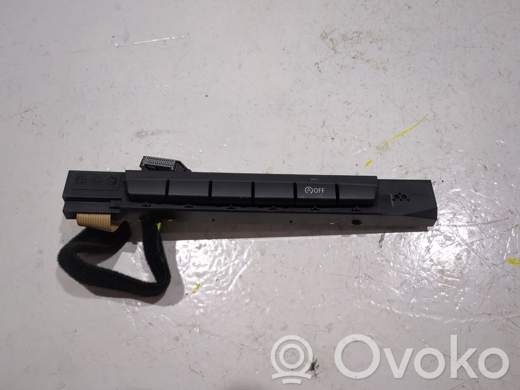 Multifunctional control switch/knob   6970919