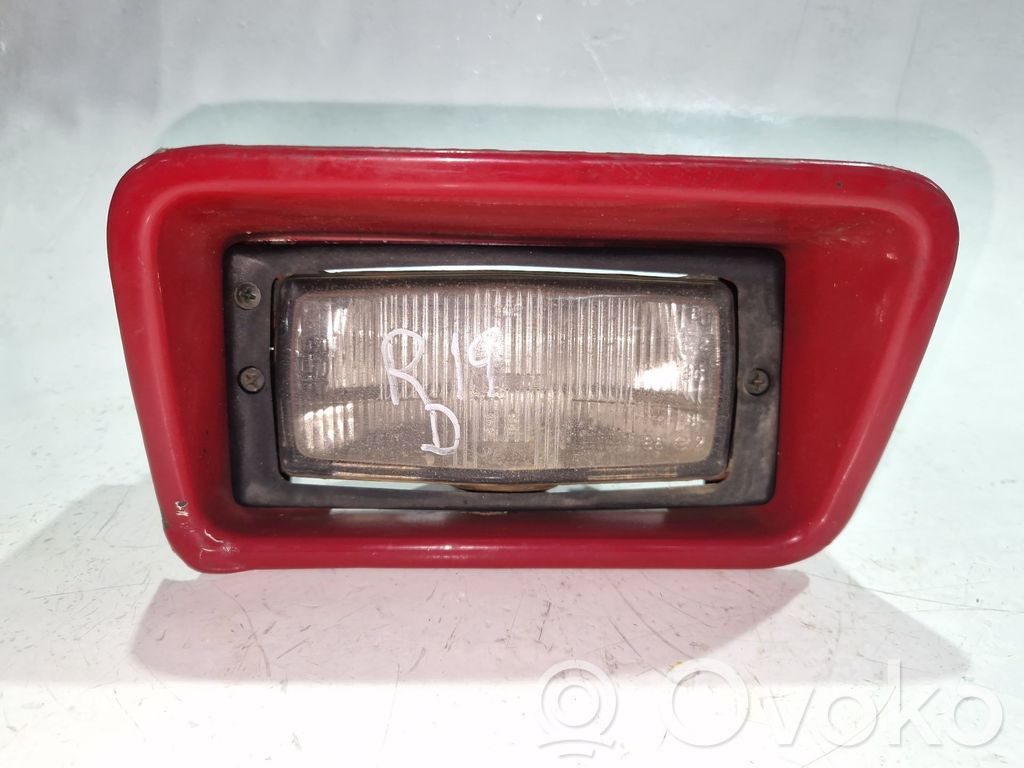 Renault 19 Miglas lukturis priekšā 
