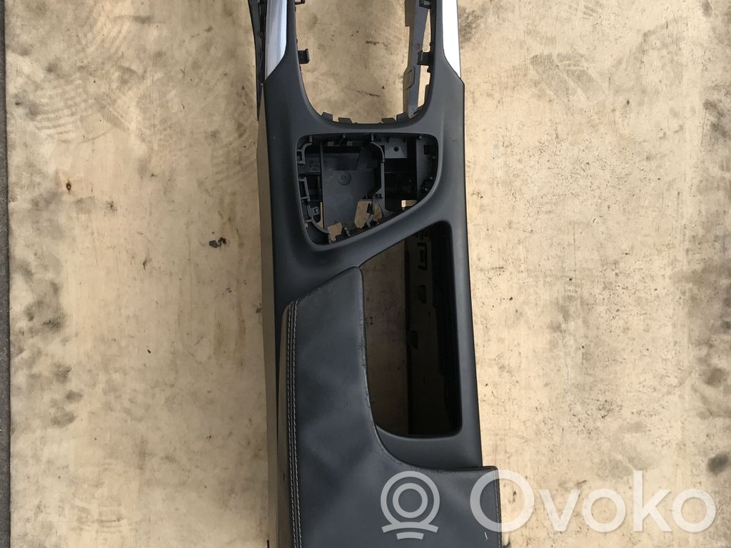 Opel Insignia A Armrest 