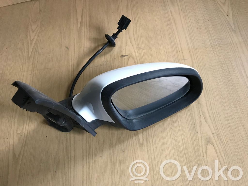 Opel Astra J Front door electric wing mirror 