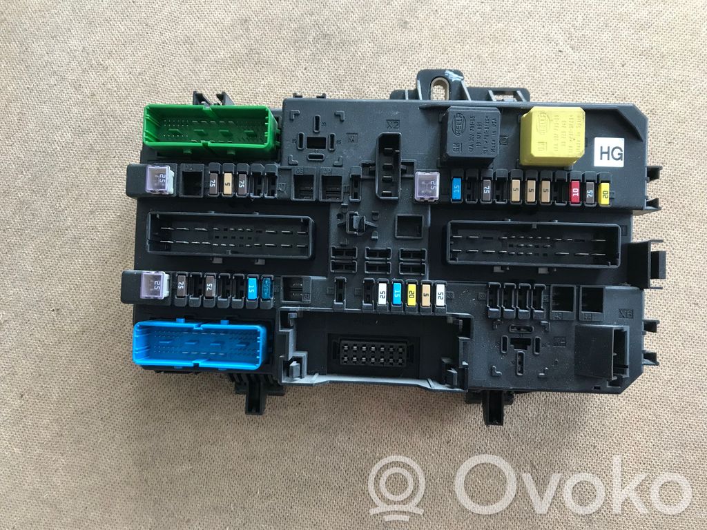 Opel Astra H Módulo de fusible 