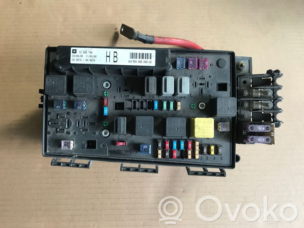 Opel Astra H Fuse module 