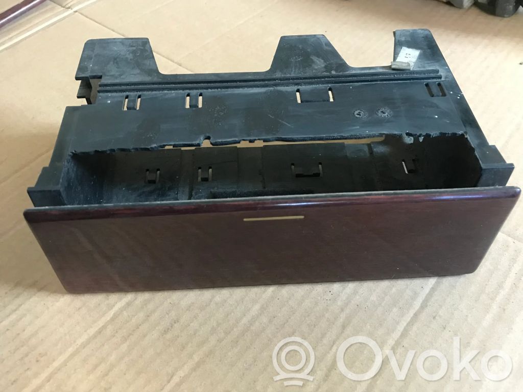 Mercedes-Benz E W210 Handschuhfach 