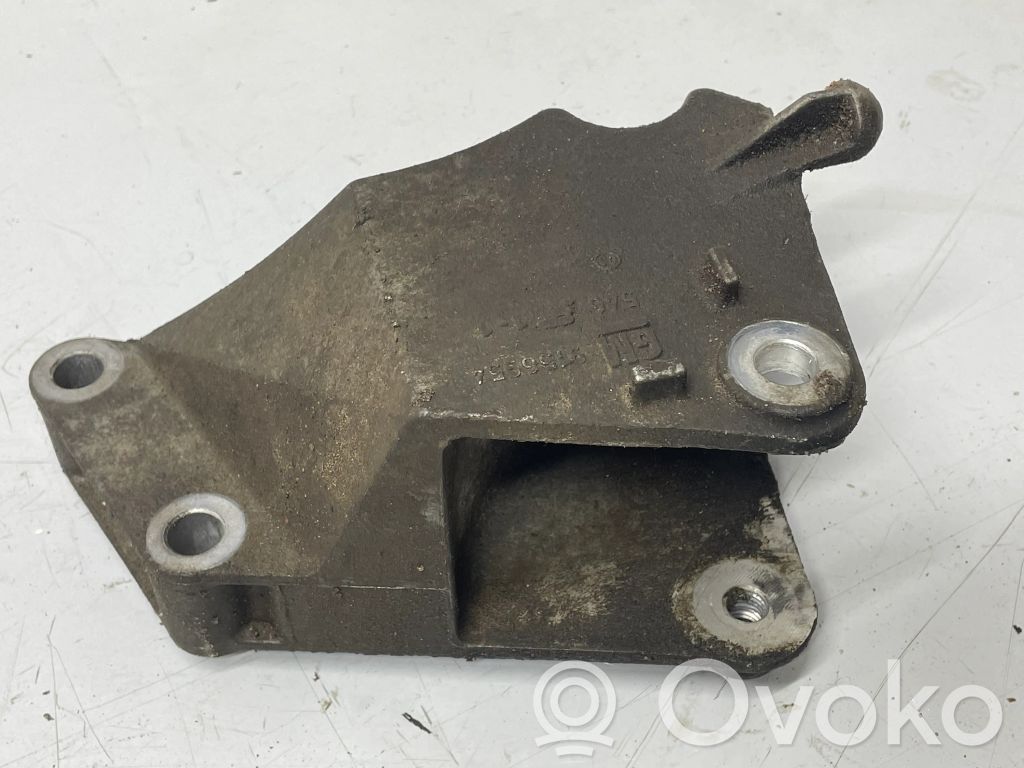 Engine mounting bracket   9156954